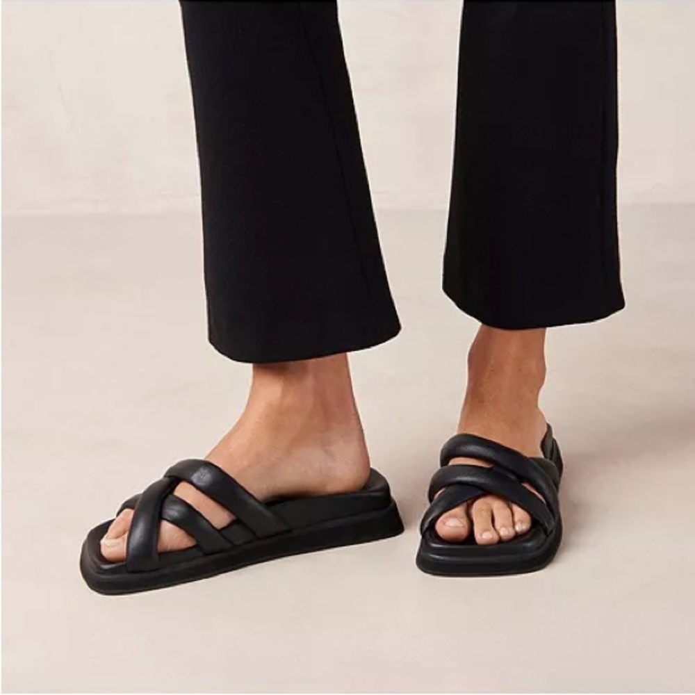 Alohas slip on cross leather black sandals